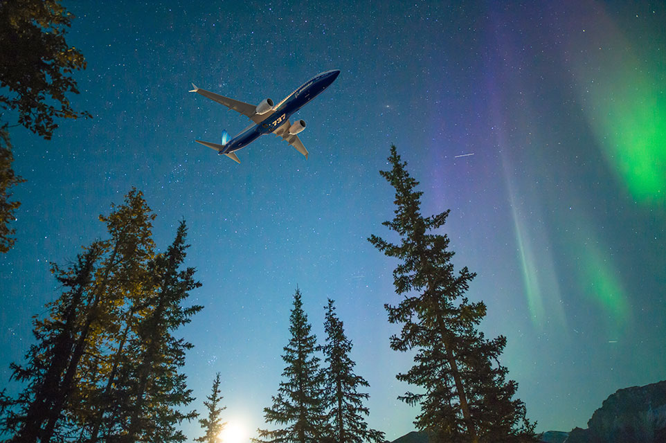 737 MAX 10 with aurora borealis