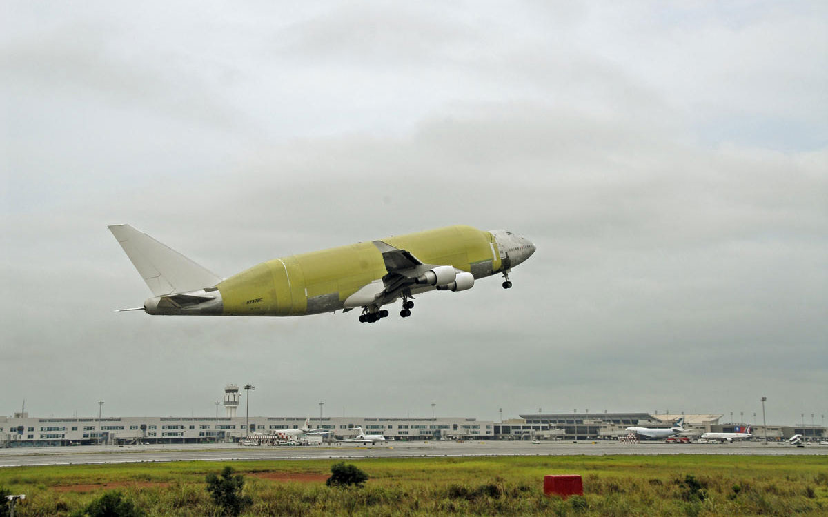 Large Cargo Freighter First Flight in Taipei