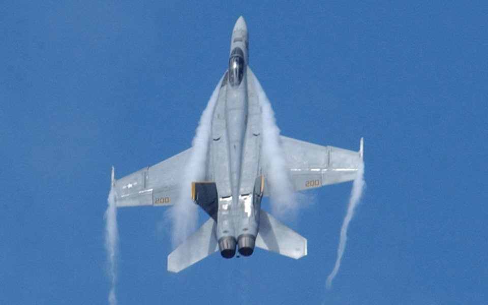 F/A-18 Super Hornet in vertical climb