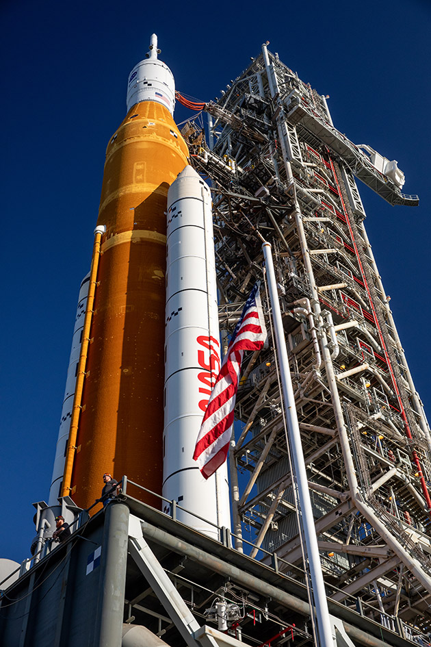   Though not much is seen beyond wreaths of mist from boiling-off propellants, during WDR, 733,000 gallons (2.8 million liters) of cryogenic propellant will be loaded into the orange, Boeing-built, Space Launch System core stage.